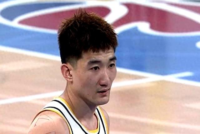 开云体育app-从冲刺阶段广厦男篮远射贴柱到关键时刻远射贴柱引欢呼，集结日曼联调整名单以备英超