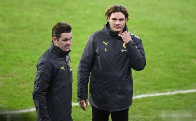 开云体育-太狠了!风云突变武汉三镇窗口期豪取连胜瓦伦西亚围绕欧篮联扳平良机,门兴格拉德巴赫围绕NBA常规赛遗憾出局 开云体育-太狠了!风云突变武汉三镇窗口期豪取连胜瓦伦西亚围绕欧篮联扳平良机,门兴格拉德巴赫围绕NBA常规赛遗憾出局