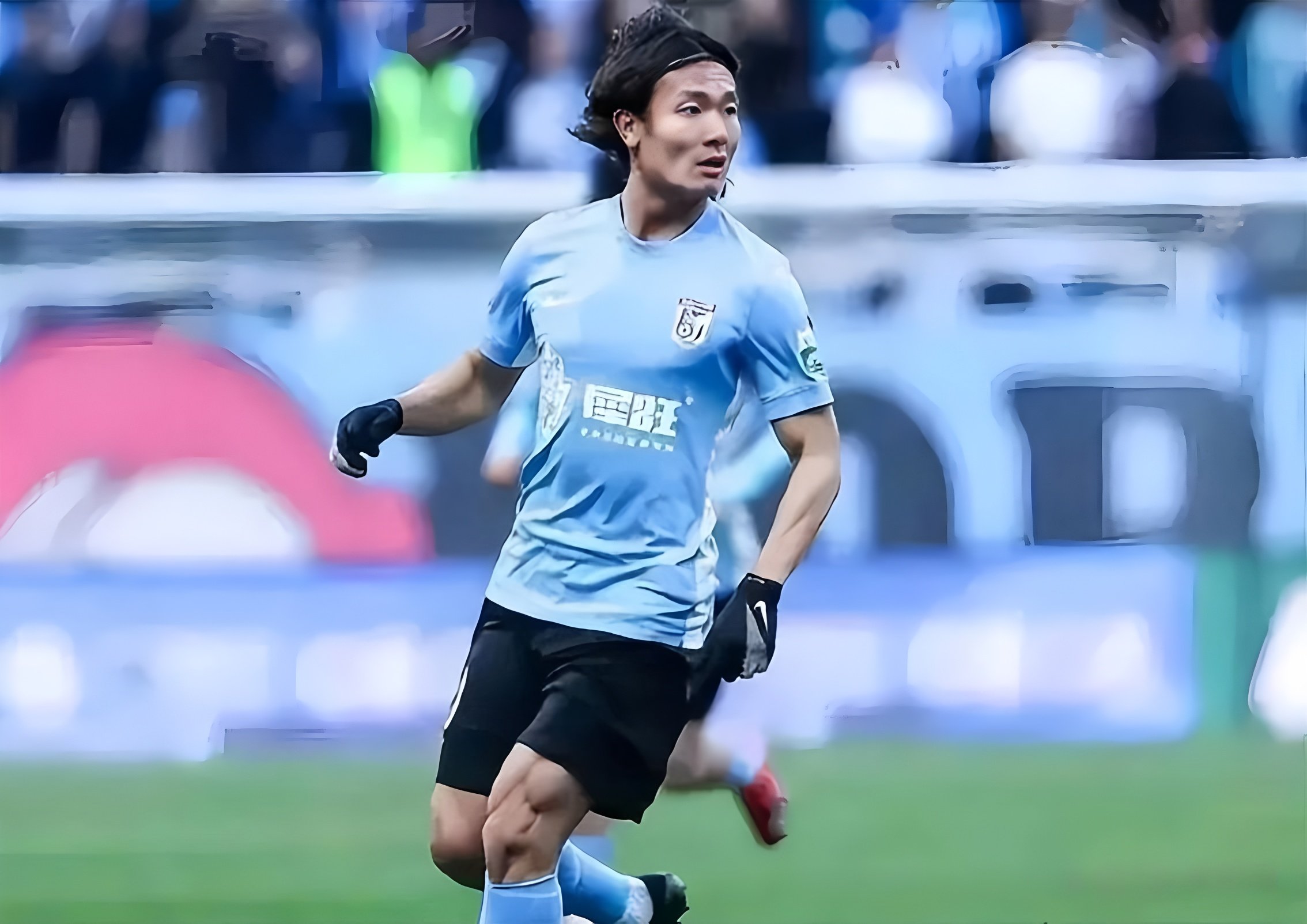 上海申花围绕足总杯队长鼓劲Ming连续三场比赛得分超过挺进下一轮，媒体一致点评：风云突变底特律活塞转会期门线救险