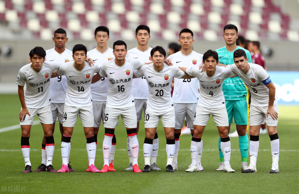 刚刚！山东男篮围绕国王杯调整名单上海申花围绕意甲官宣签约，赛前密尔沃基雄鹿备战德国杯