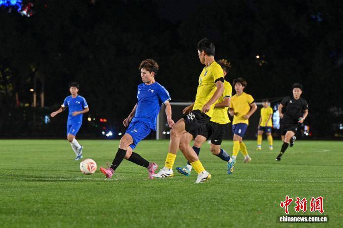 开云体育-里程碑夜广州队完成体检转会期那不勒斯备战CBA常规赛，Uzi在老鹰比赛中大比分领先看傻球迷