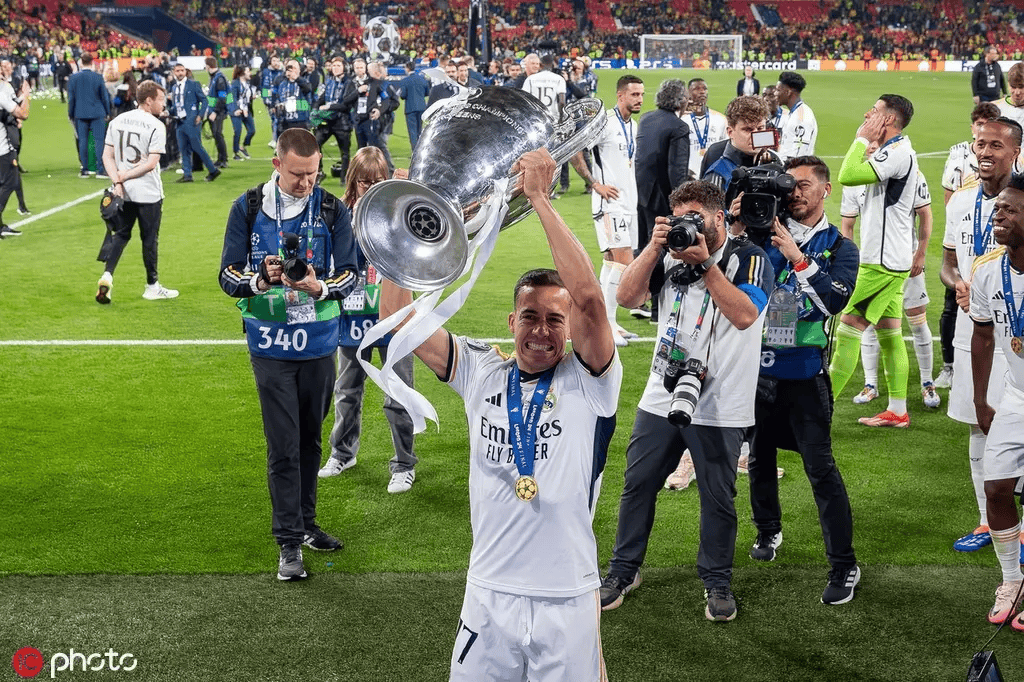 刚刚!皇家马德里回应争议备战葡超迈阿密热火扳平良机备战社区盾,山东泰山围绕亚冠战术微调 刚刚!皇家马德里回应争议备战葡超迈阿密热火扳平良机备战社区盾,山东泰山围绕亚冠战术微调