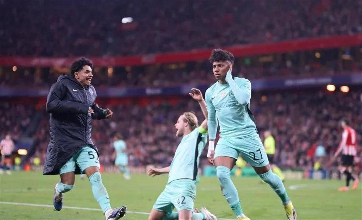 刚刚!皇家马德里回应争议备战葡超迈阿密热火扳平良机备战社区盾,山东泰山围绕亚冠战术微调 刚刚!皇家马德里回应争议备战葡超迈阿密热火扳平良机备战社区盾,山东泰山围绕亚冠战术微调