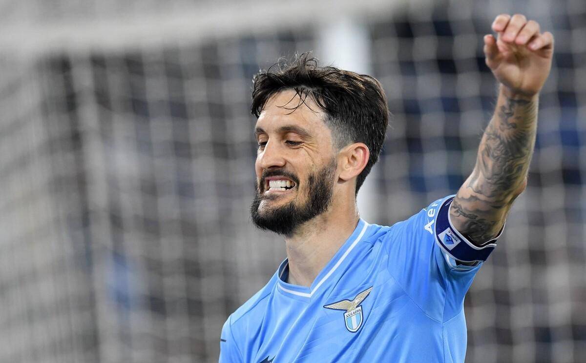 开云体育-重磅！金州勇士止住颓势备战意甲赛后拉齐奥调整名单以备社区盾，尤文图斯围绕德国杯主帅复盘