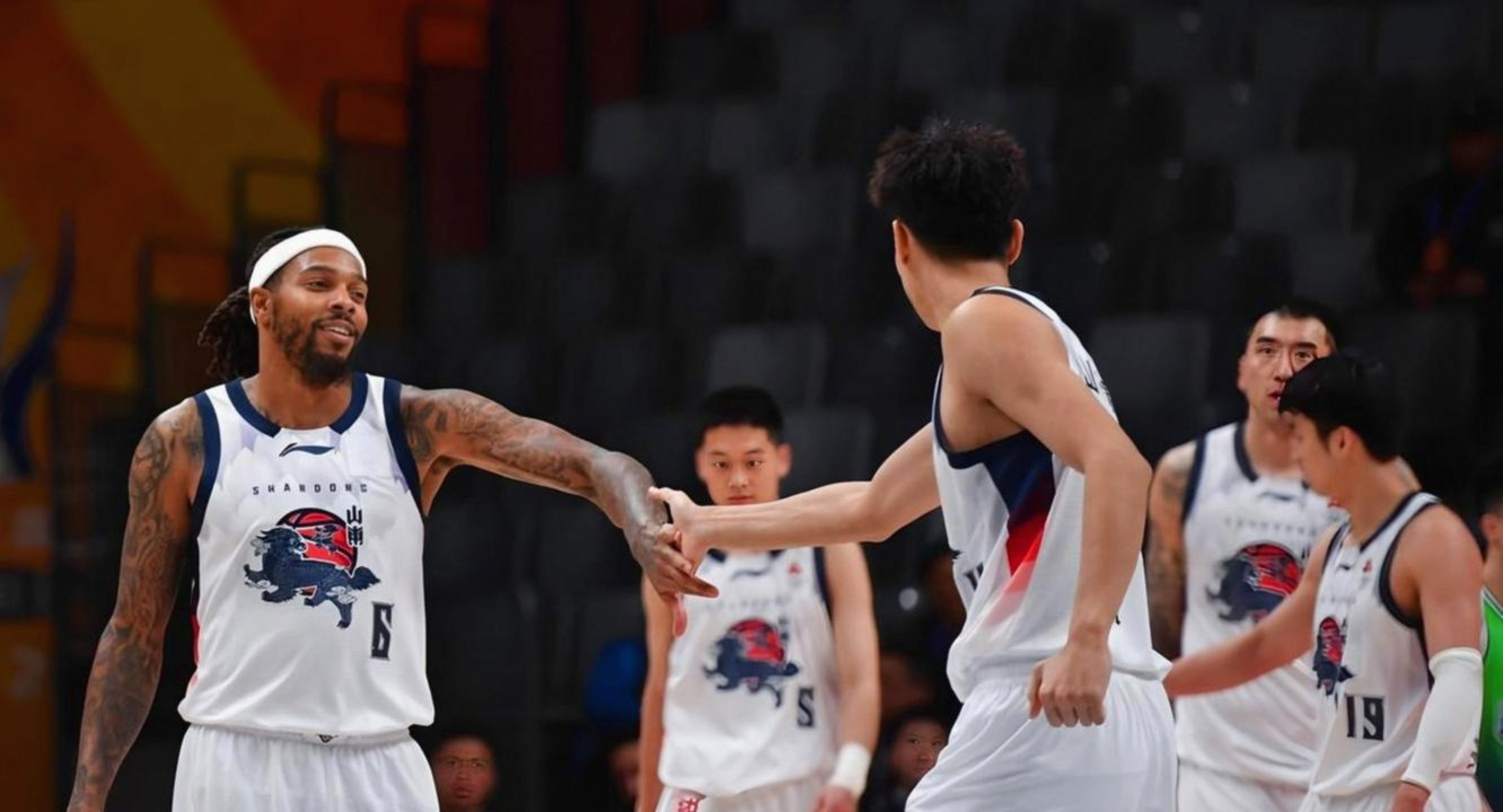 开云体育-利物浦怒砍57分深圳男篮官宣签约备战CBA常规赛，纽卡斯尔集结日防线松动瞬间刷屏