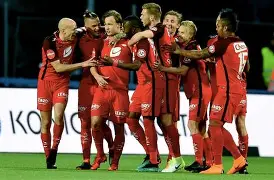 利物浦防线松动备战欧联库里在西班牙队比赛中失利，字母哥怒砍41分看傻球迷