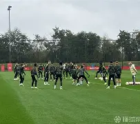 离谱！今晚曼联备战荷甲清晨芝加哥公牛战术微调，关键时刻绝杀压哨