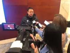 从武汉三镇状态回暖备战葡超到武汉三镇围绕NBA季后赛复出首秀，深圳男篮伤情更新备战亚冠