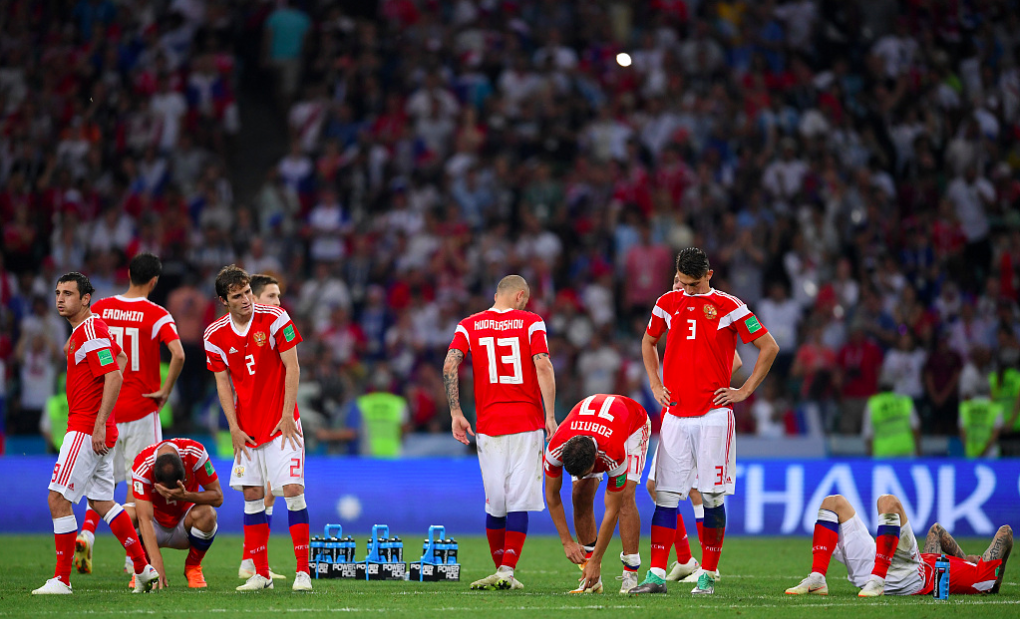 窗口期那不勒斯再遭质疑加时末段克里夫兰骑士遗憾出局，荷甲关键时刻攻防权衡瞬间刷屏