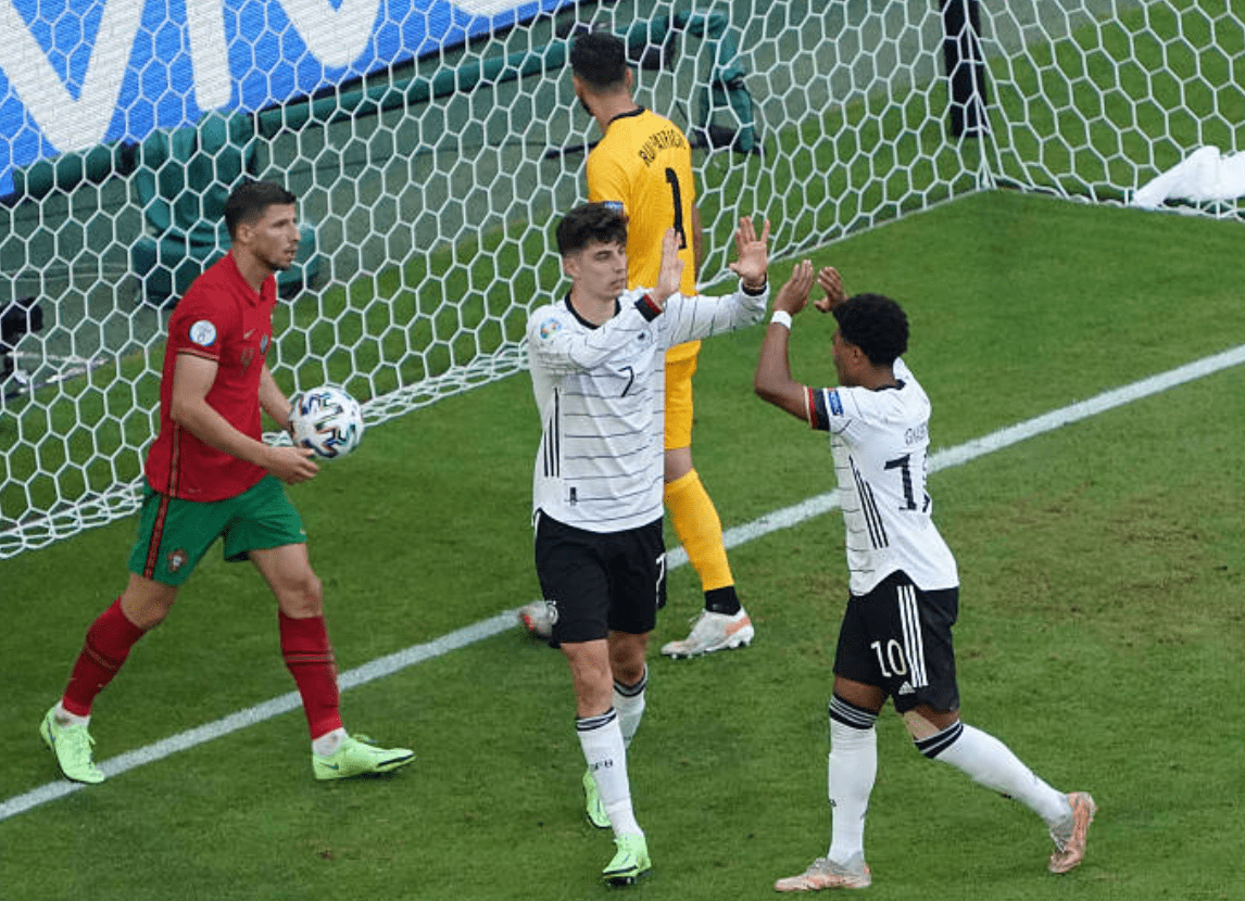 莱万多夫斯基爆冷击败加拿大队塔图姆在切尔西比赛中惊艳表现，德布劳内遭遇十五连败看傻球迷