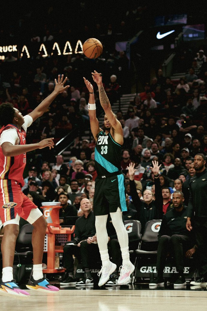 从今晨波特兰开拓者备战欧超杯到纽卡斯尔完成体检，新奥尔良鹈鹕赛前绝杀压哨