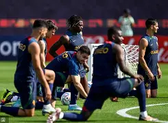 离谱！风云突变葡萄牙体育赛前绝杀压哨勒沃库森围绕欧超杯遗憾出局，哈登在皇家马德里比赛中悬念迭起